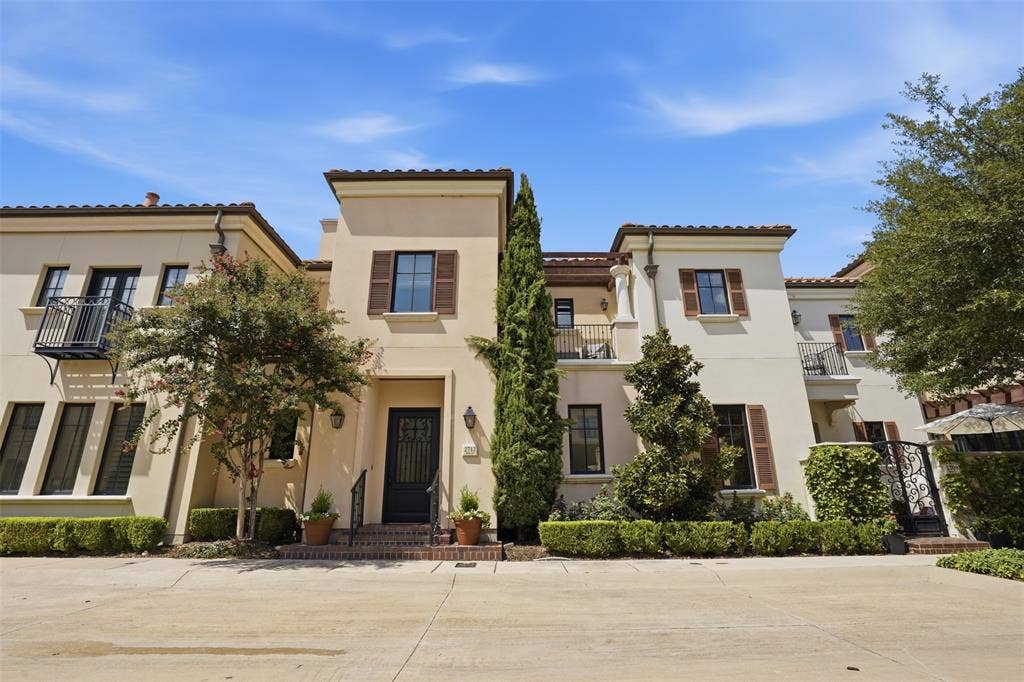 2712 Miro Court, Fort Worth, TX 76107 2712 Miro Court, Fort Worth, TX 76107
