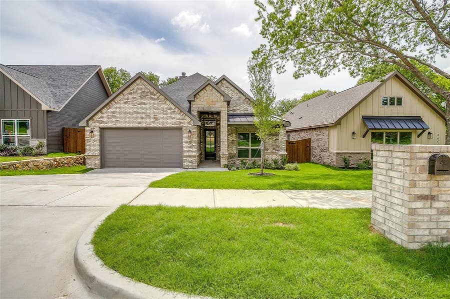 Property photo for 3221 NW 25th Street, Fort Worth, TX