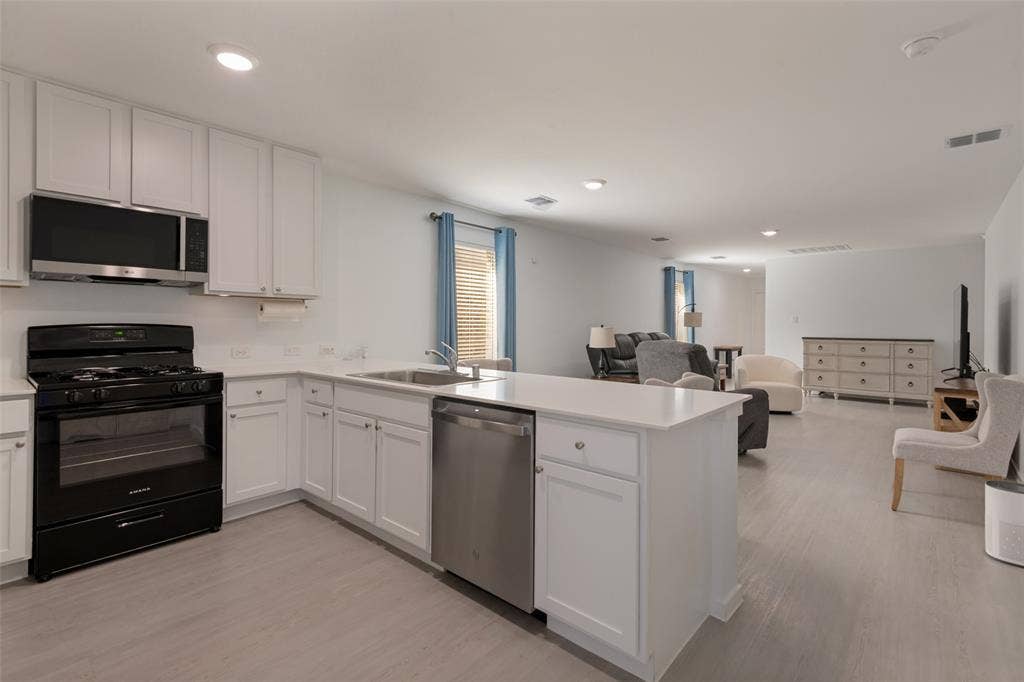1352 Wedgeleaf Lane, Forney, TX 75126 1352 Wedgeleaf Lane, Forney, TX 75126