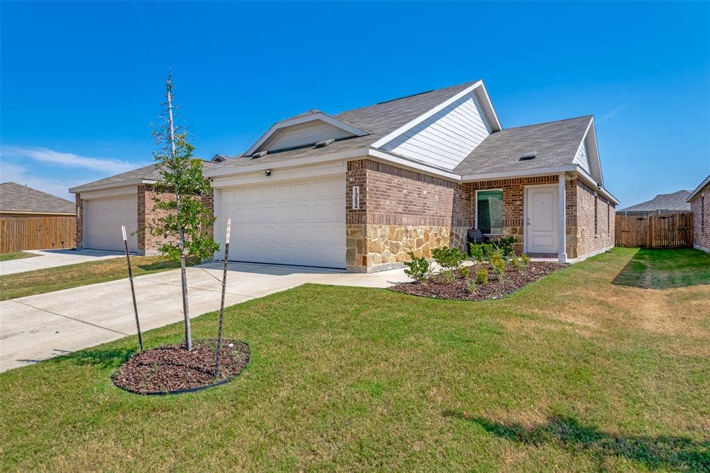 1352 Wedgeleaf Lane, Forney, TX 75126 1352 Wedgeleaf Lane, Forney, TX 75126
