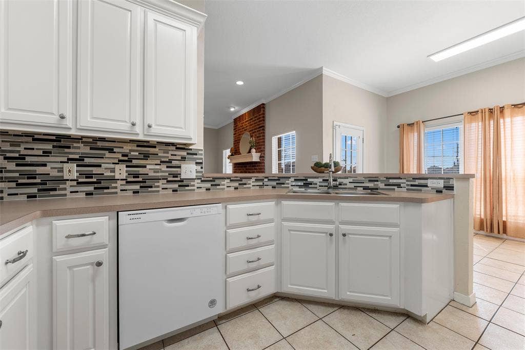217 Keswick Drive, Hewitt, TX 76643 217 Keswick Drive, Hewitt, TX 76643