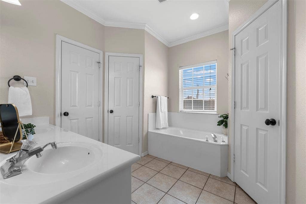 217 Keswick Drive, Hewitt, TX 76643 217 Keswick Drive, Hewitt, TX 76643