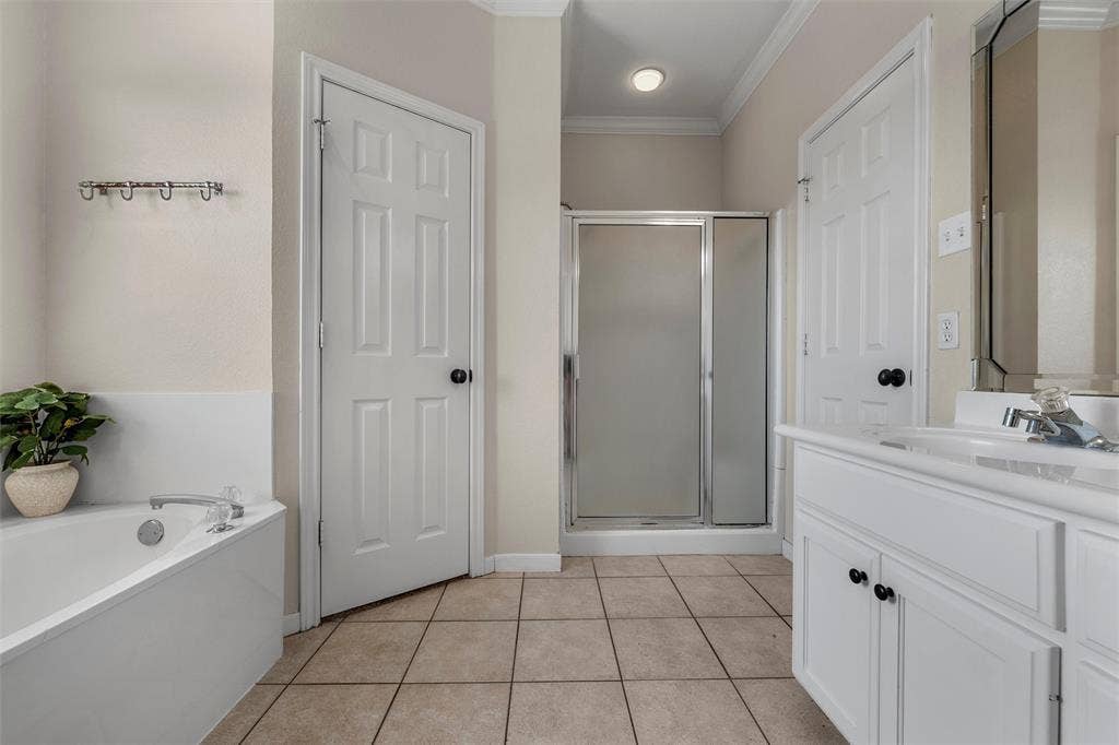 217 Keswick Drive, Hewitt, TX 76643 217 Keswick Drive, Hewitt, TX 76643