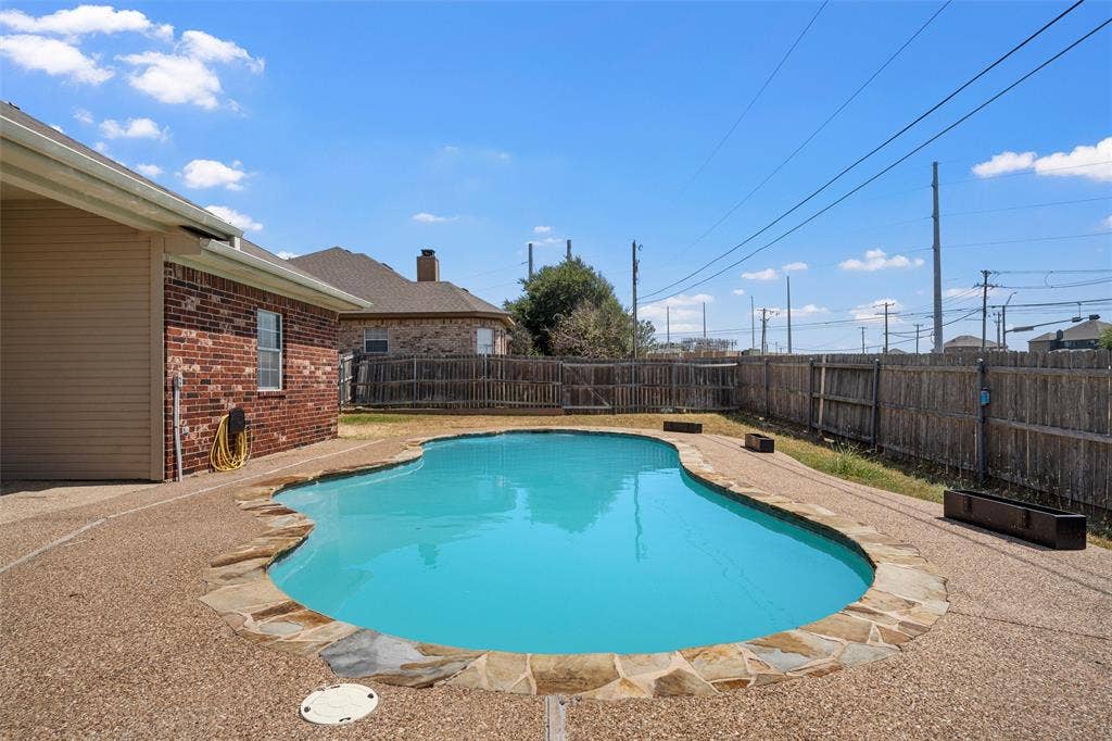 217 Keswick Drive, Hewitt, TX 76643 217 Keswick Drive, Hewitt, TX 76643