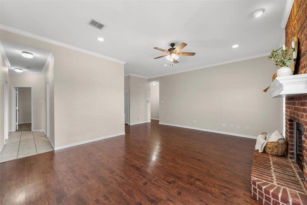 217 Keswick Drive, Hewitt, TX 76643 217 Keswick Drive, Hewitt, TX 76643