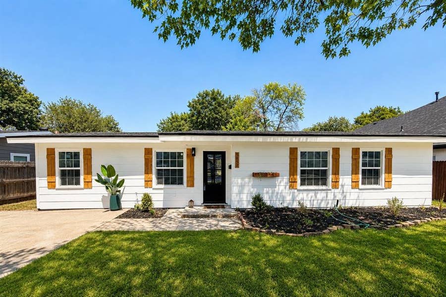 Property photo for 5852 Lyle Street, Westworth Village, TX