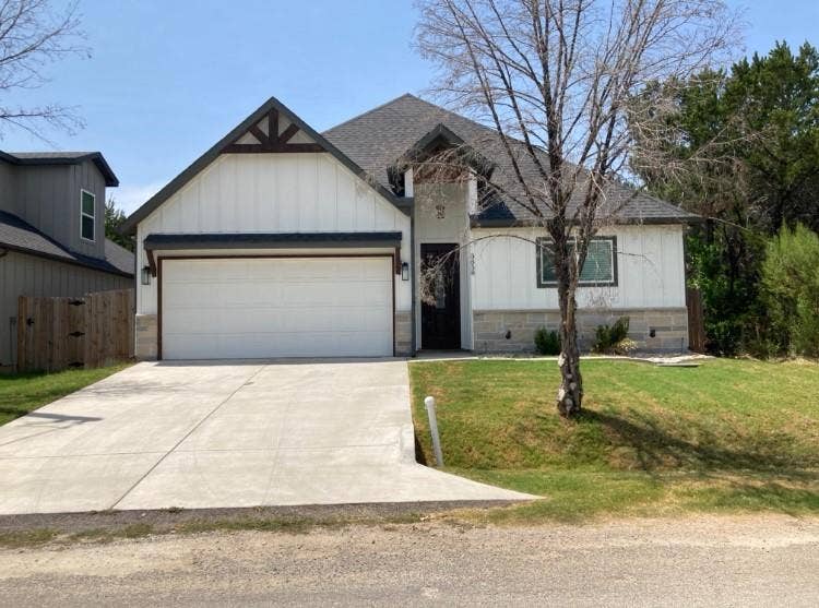 Property photo for 5858 Black Pine Circle, Granbury, TX