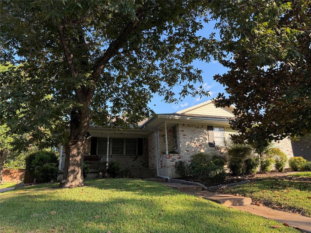 2323 Springhill Drive, Dallas, TX 75228 2323 Springhill Drive, Dallas, TX 75228