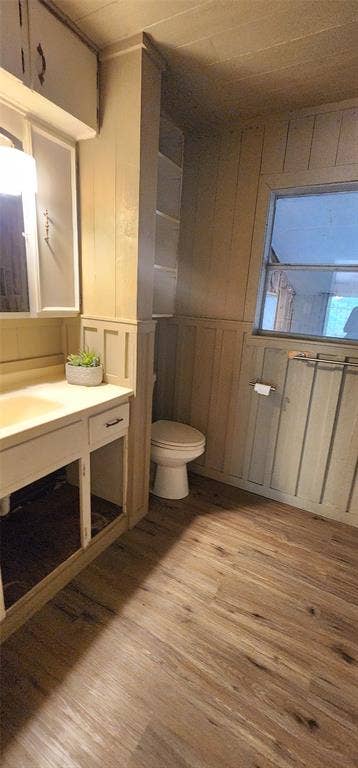 2016 Gavin Road, Tool, TX 75143 Bathroom