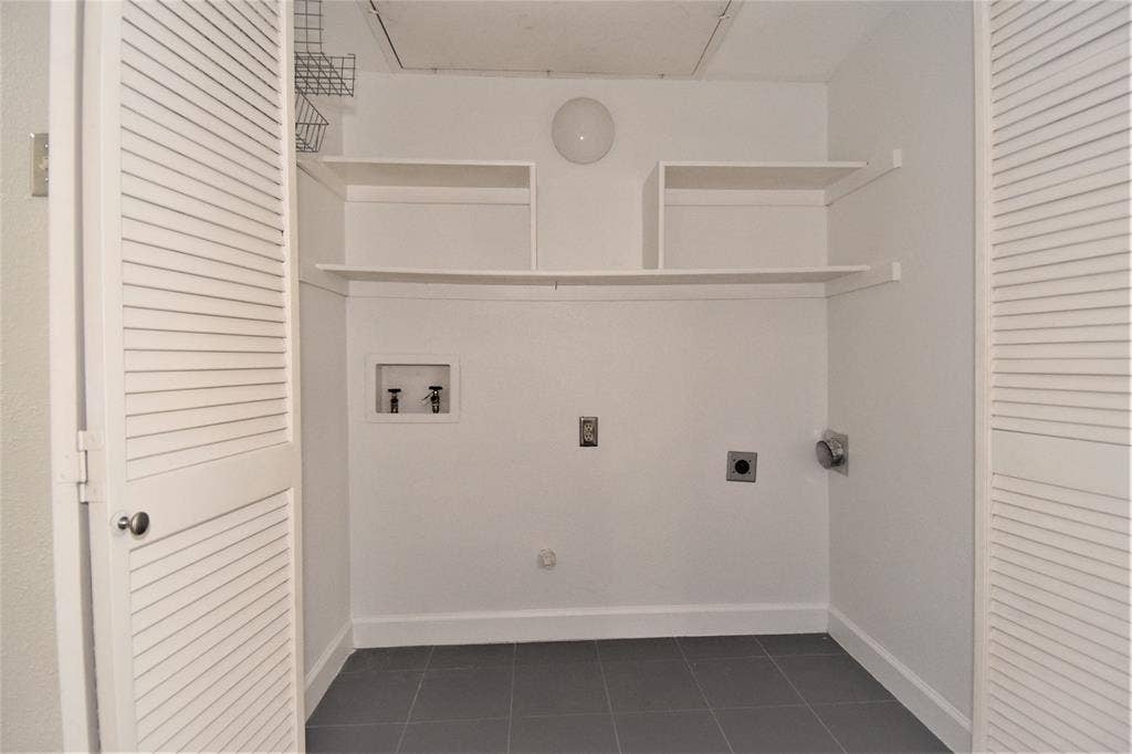 16301 ledgemont Lane, #176, Addison, TX 75001