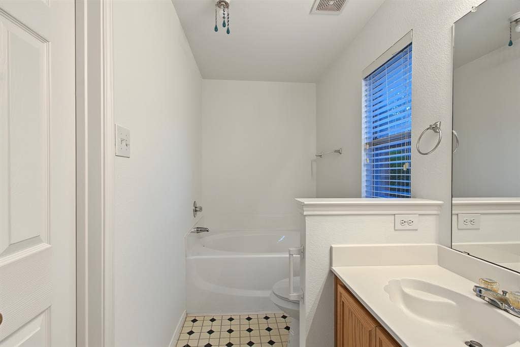 2712 Douglas Drive, McKinney, TX 75071 2712 Douglas Drive, McKinney, TX 75071