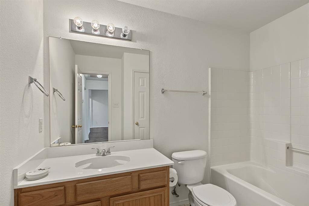 2712 Douglas Drive, McKinney, TX 75071 2712 Douglas Drive, McKinney, TX 75071