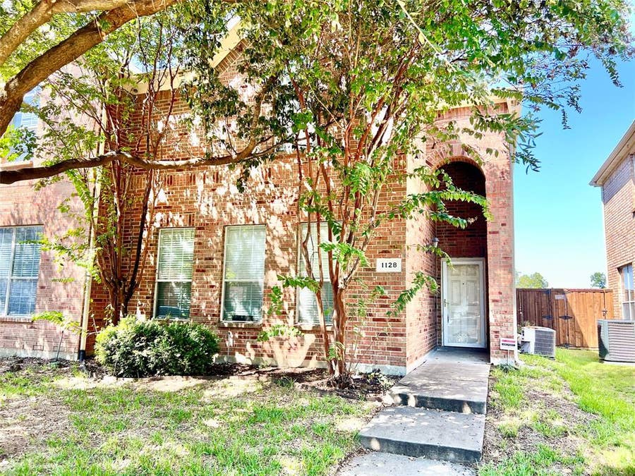 Property photo for 1128 Jamie Drive, Grand Prairie, TX
