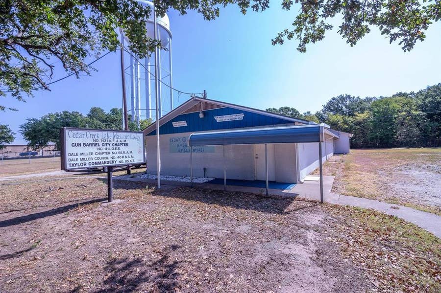 Property photo for 402 Legendary Lane, Gun Barrel City, TX
