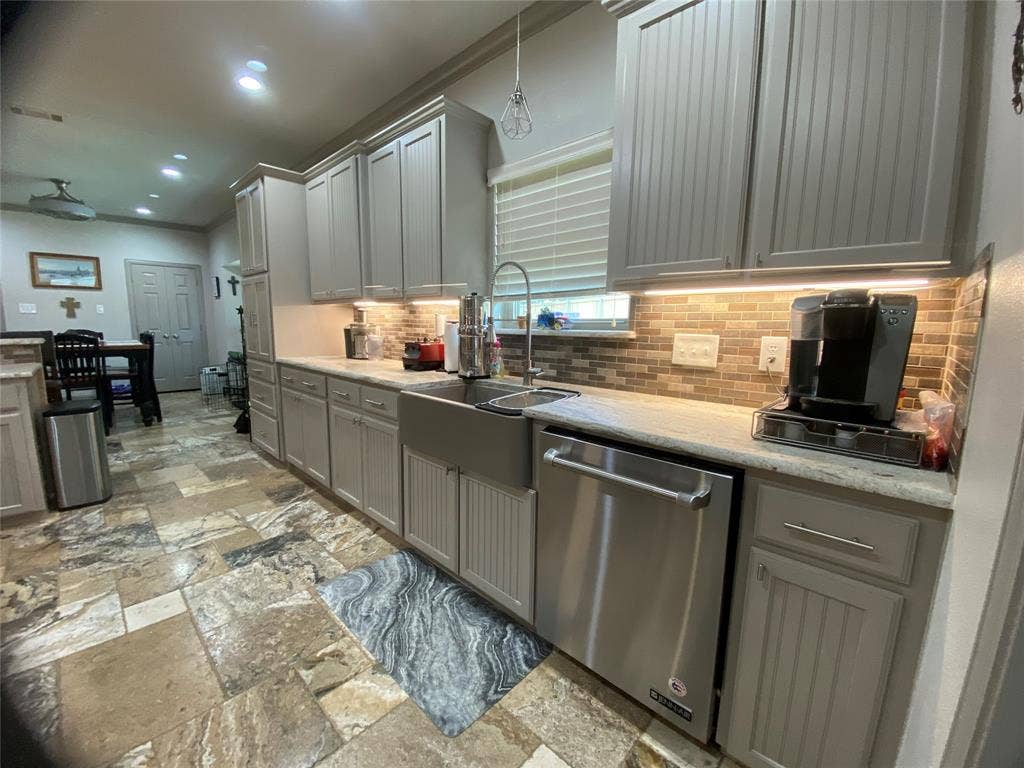 1631 Greenway Court, Midlothian, TX 76065 1631 Greenway Court, Midlothian, TX 76065