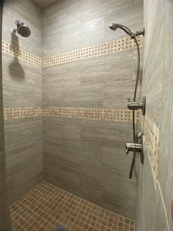 1631 Greenway Court, Midlothian, TX 76065 Walk in shower