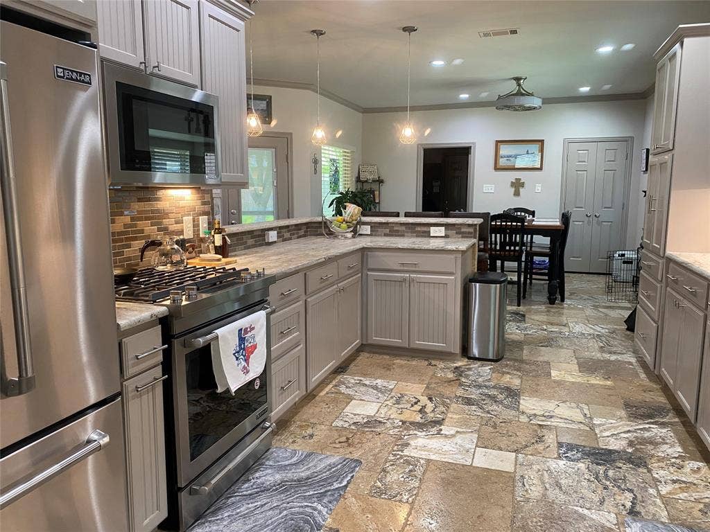 1631 Greenway Court, Midlothian, TX 76065 1631 Greenway Court, Midlothian, TX 76065
