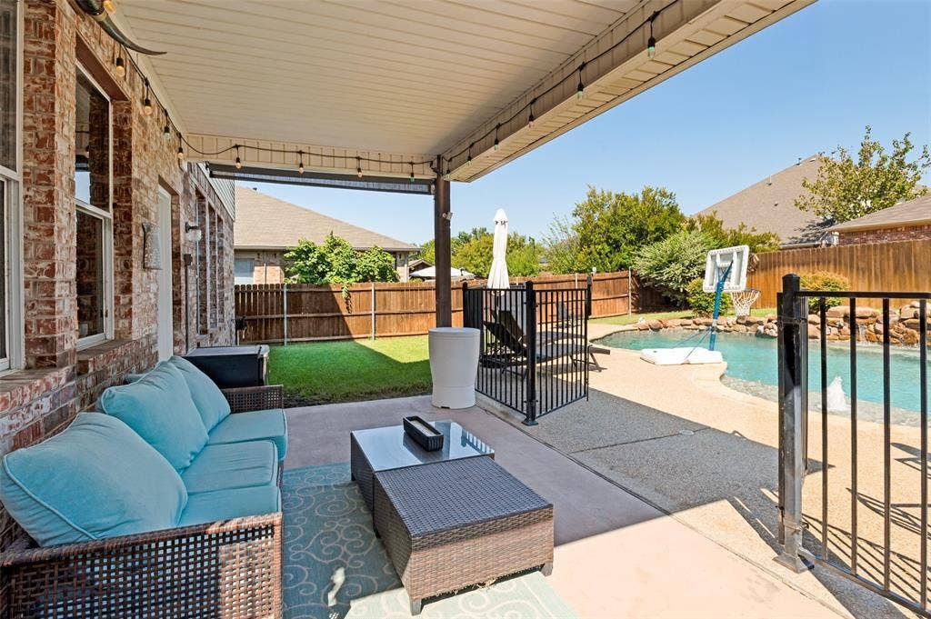 3039 Stallion Crossing, Irving, TX 75060 3039 Stallion Crossing, Irving, TX 75060