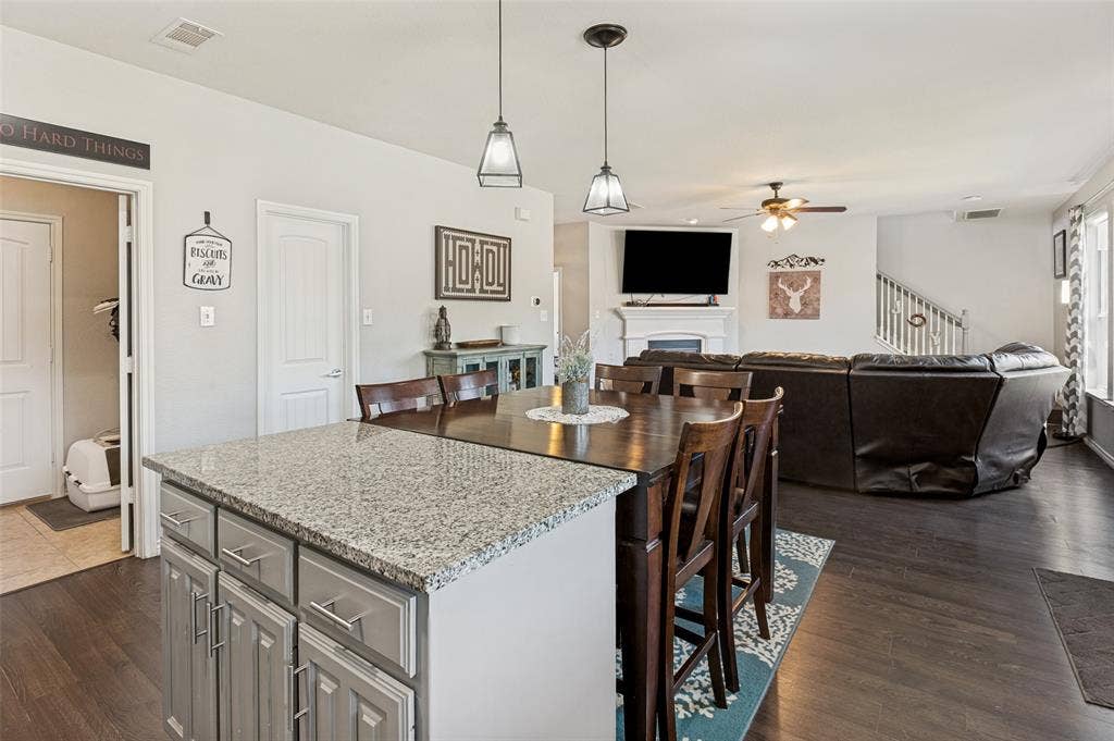 3039 Stallion Crossing, Irving, TX 75060 3039 Stallion Crossing, Irving, TX 75060