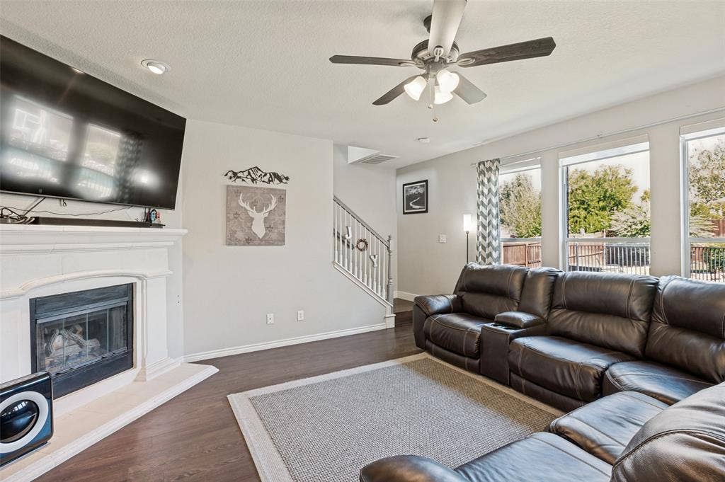 3039 Stallion Crossing, Irving, TX 75060 3039 Stallion Crossing, Irving, TX 75060