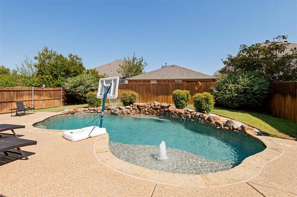 3039 Stallion Crossing, Irving, TX 75060 3039 Stallion Crossing, Irving, TX 75060