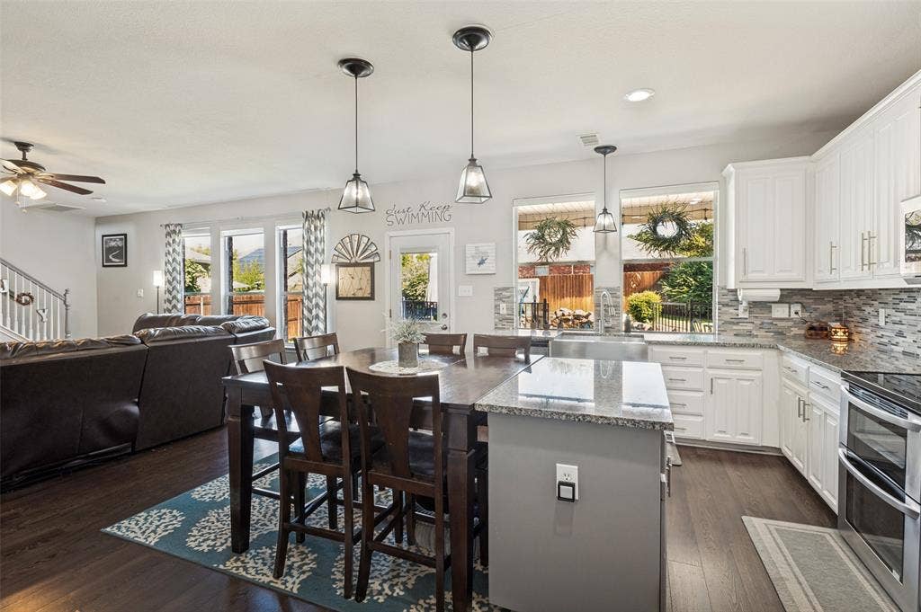 3039 Stallion Crossing, Irving, TX 75060 3039 Stallion Crossing, Irving, TX 75060