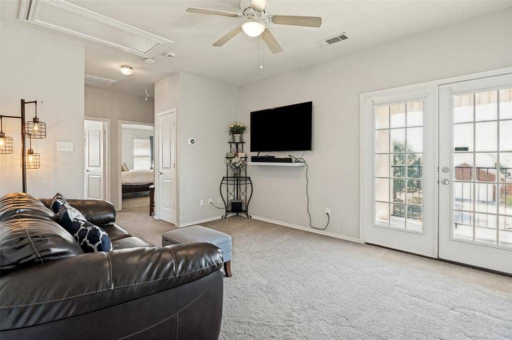 3039 Stallion Crossing, Irving, TX 75060 3039 Stallion Crossing, Irving, TX 75060