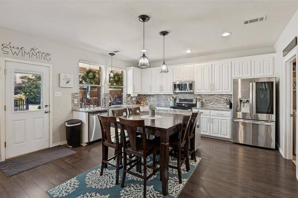 3039 Stallion Crossing, Irving, TX 75060 3039 Stallion Crossing, Irving, TX 75060