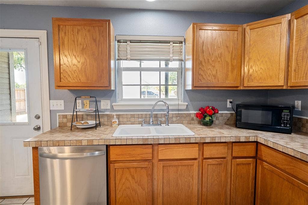 239 Seacraft Drive, Gun Barrel City, TX 75156 239 Seacraft Drive, Gun Barrel City, TX 75156