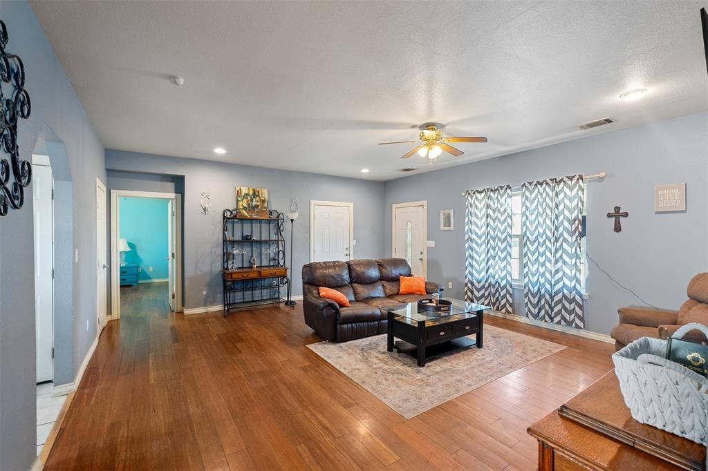 239 Seacraft Drive, Gun Barrel City, TX 75156 239 Seacraft Drive, Gun Barrel City, TX 75156