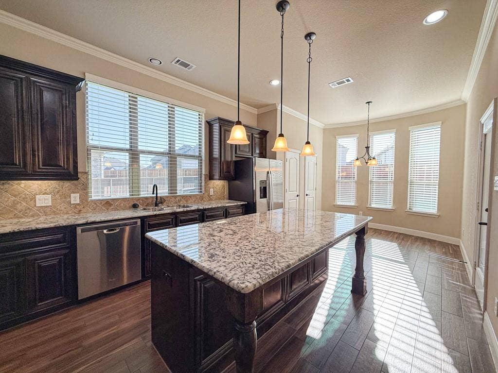 2100 Grant Park Way, Prosper, TX 75078 2100 Grant Park Way, Prosper, TX 75078