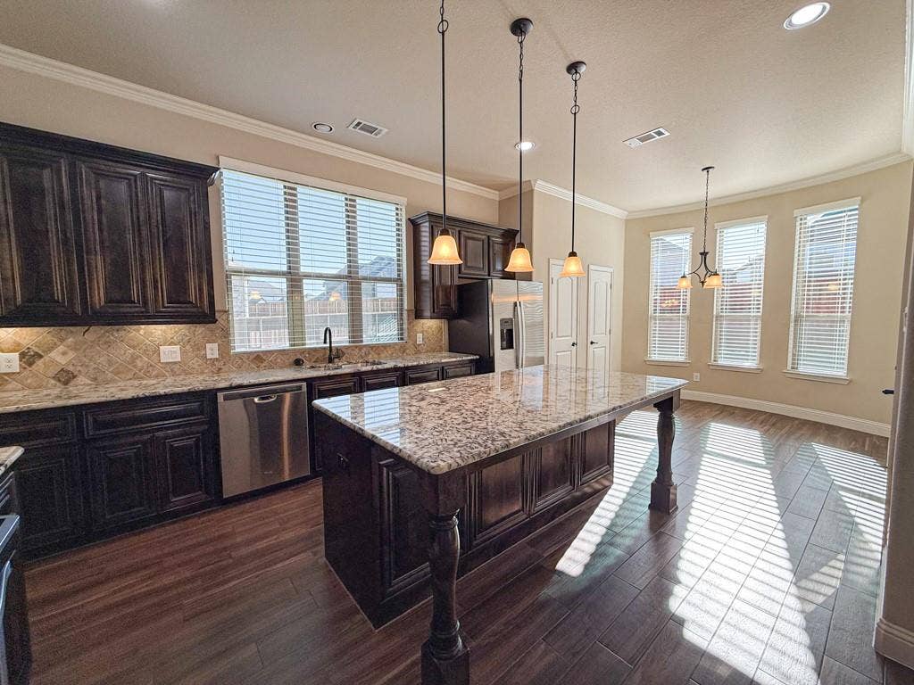 2100 Grant Park Way, Prosper, TX 75078 2100 Grant Park Way, Prosper, TX 75078