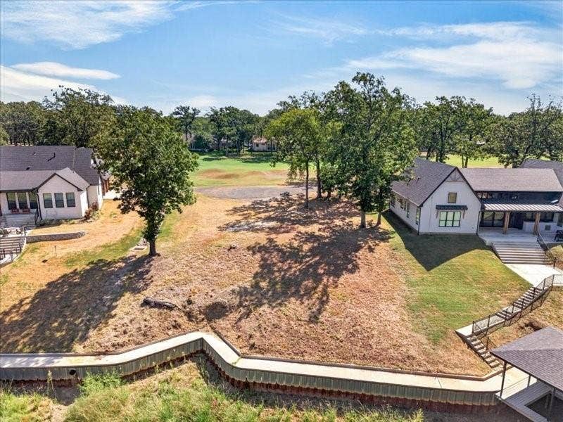 106 Deerhurst Lane, Mabank, TX 75156