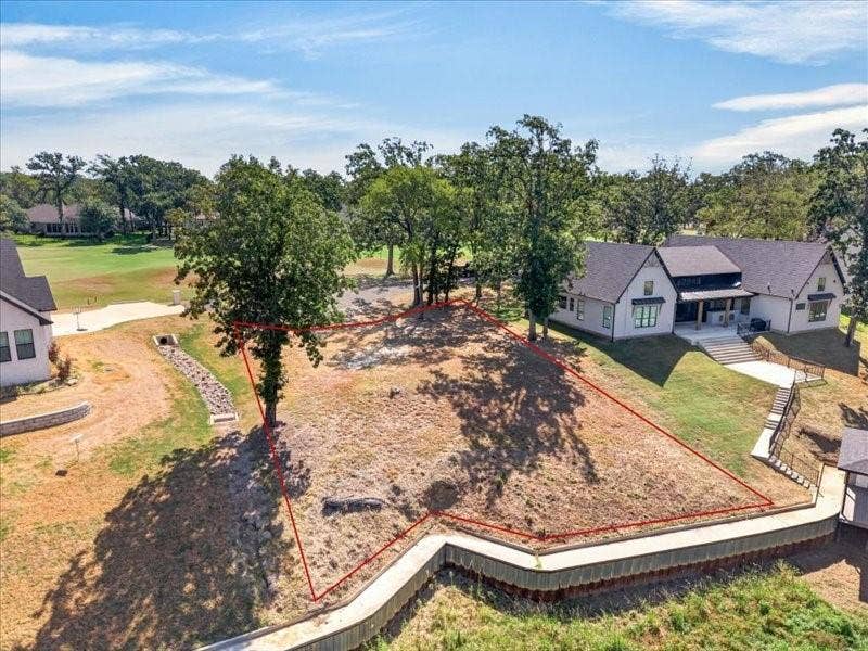 106 Deerhurst Lane, Mabank, TX 75156