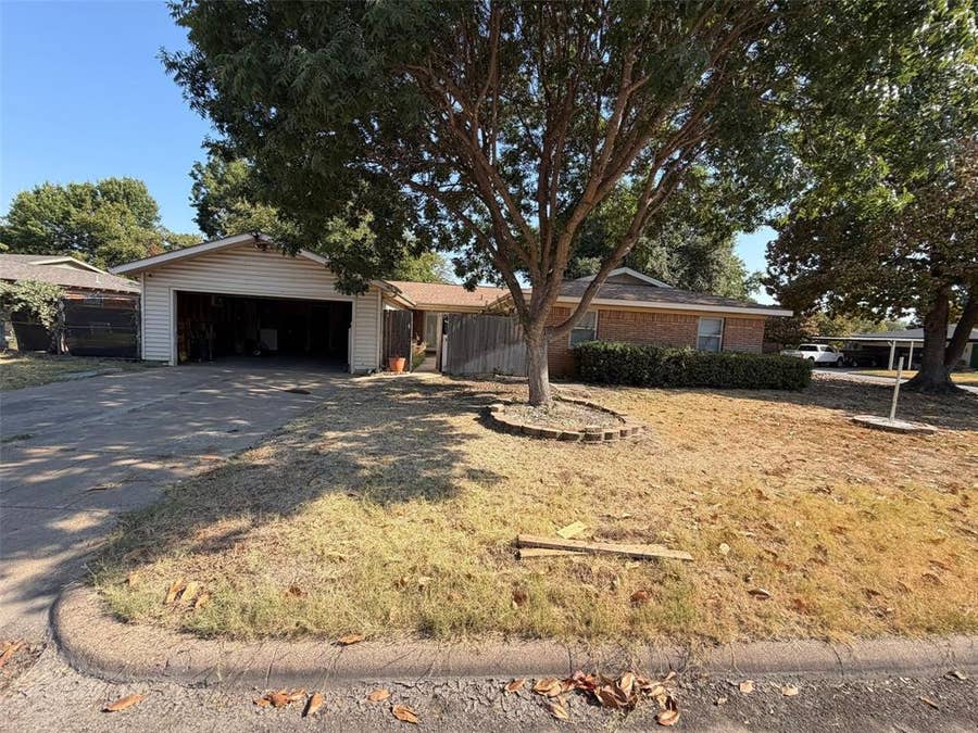 Property photo for 2121 Elton Road, Haltom City, TX