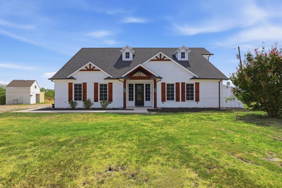 Property photo for 3321 Mountain View Drive, Venus, TX