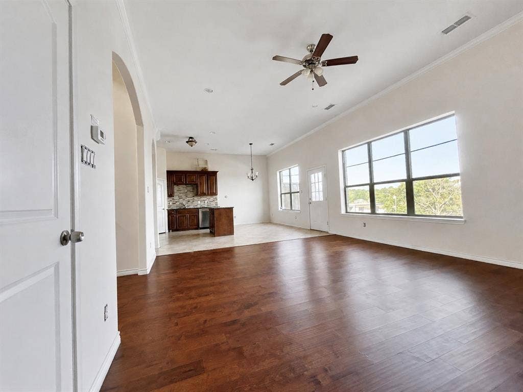 2361 Novin Drive, Irving, TX 75062 2361 Novin Drive, Irving, TX 75062