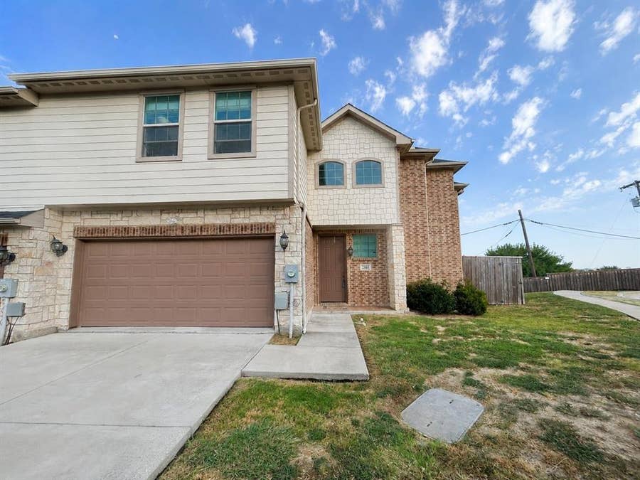 Property photo for 2361 Novin Drive, Irving, TX