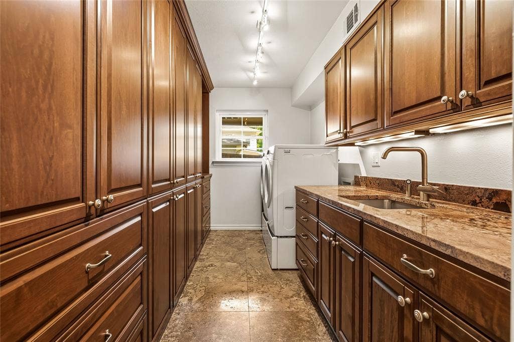 10626 Cox Lane, Dallas, TX 75229