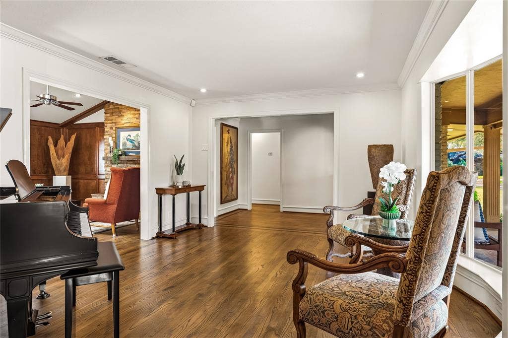 10626 Cox Lane, Dallas, TX 75229