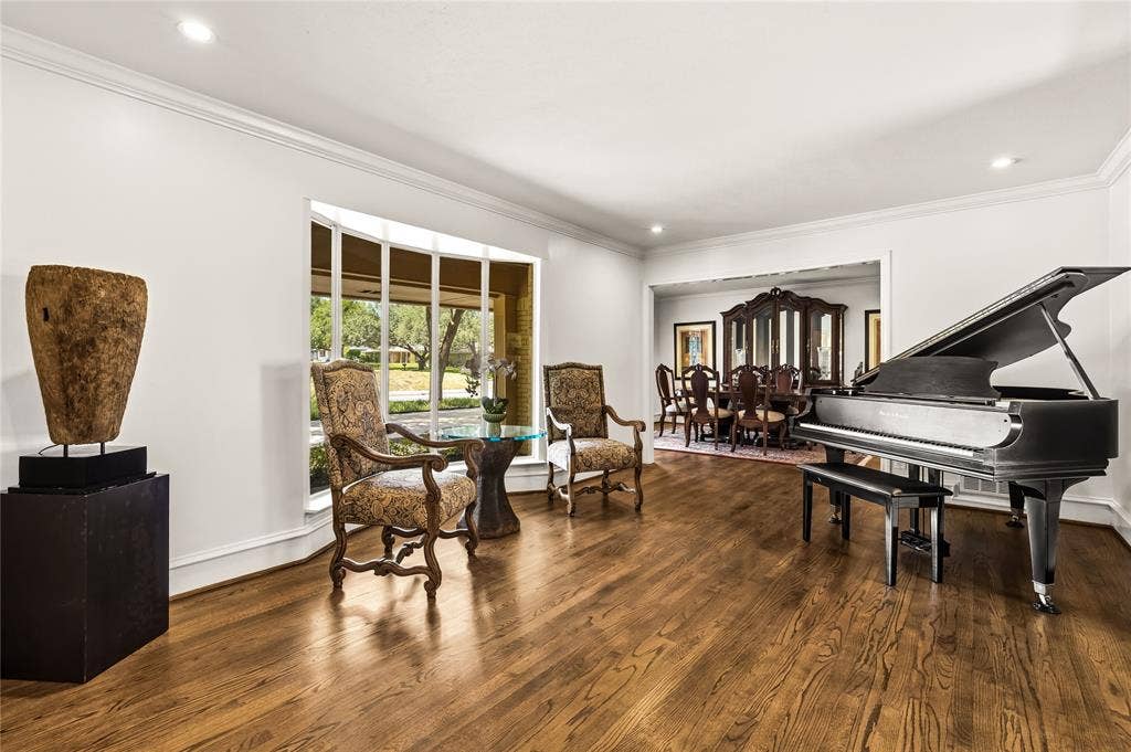 10626 Cox Lane, Dallas, TX 75229