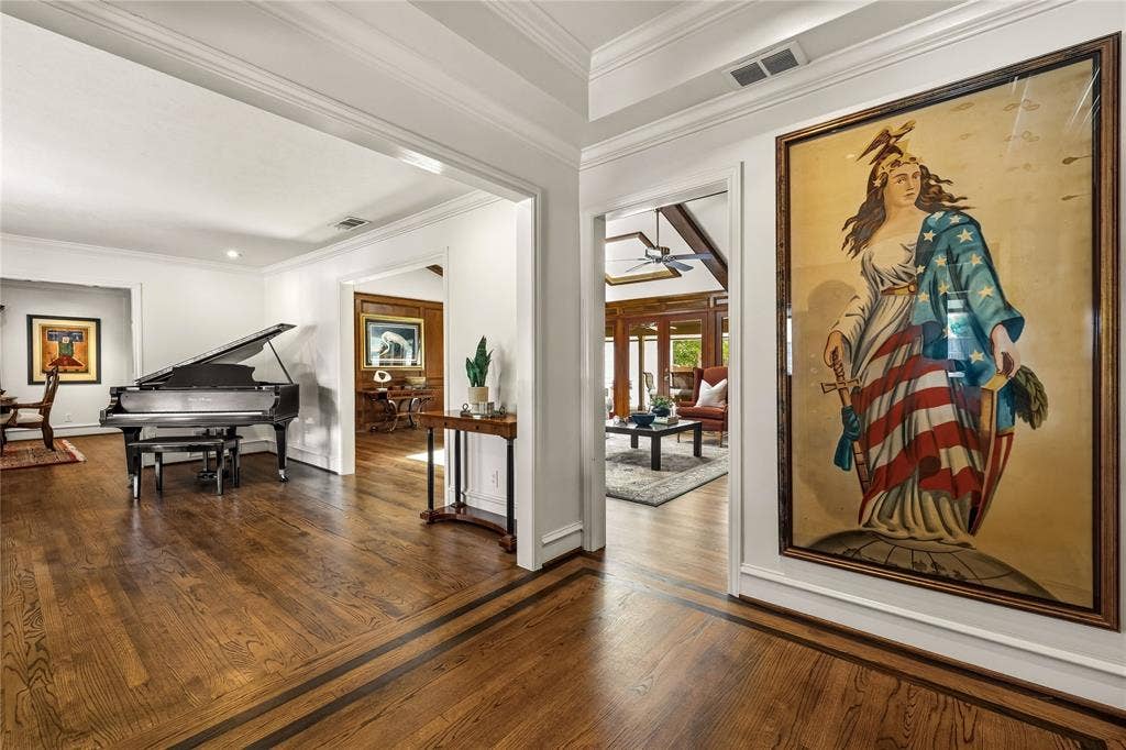 10626 Cox Lane, Dallas, TX 75229