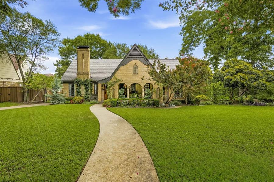 Property photo for 608 Monte Vista Drive, Dallas, TX