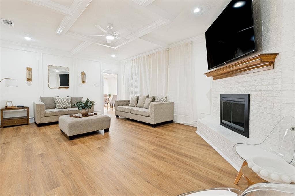 2257 Bolden Road, Irving, TX 75060 2257 Bolden Road, Irving, TX 75060