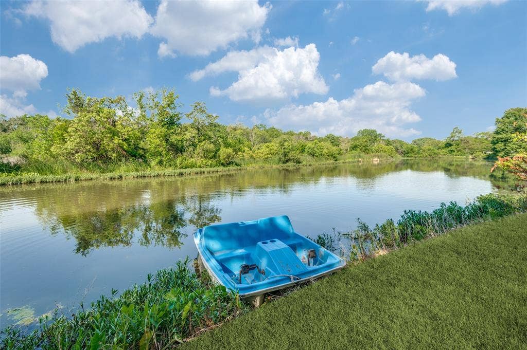 2257 Bolden Road, Irving, TX 75060 2257 Bolden Road, Irving, TX 75060