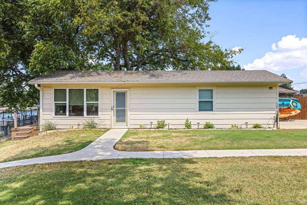 4100 Apache Trail Court, Granbury, TX 76048