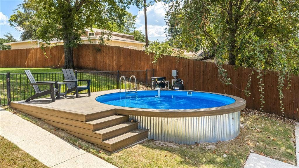 4100 Apache Trail Court, Granbury, TX 76048
