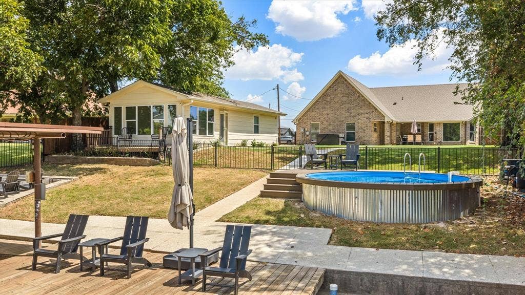 4100 Apache Trail Court, Granbury, TX 76048