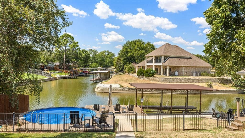 4100 Apache Trail Court, Granbury, TX 76048