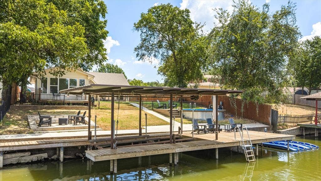 4100 Apache Trail Court, Granbury, TX 76048